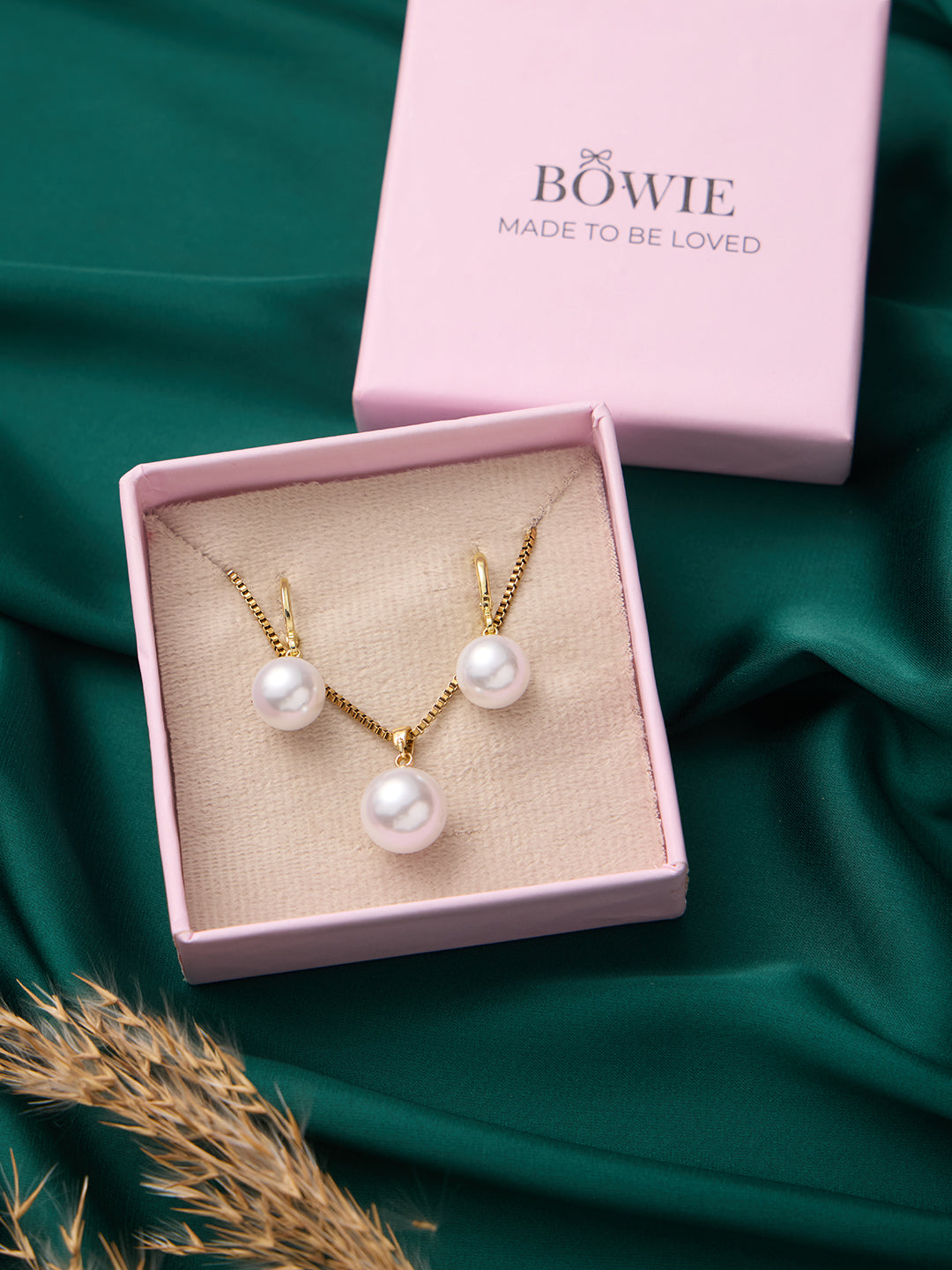 White Pearl Necklace and Earrings Set